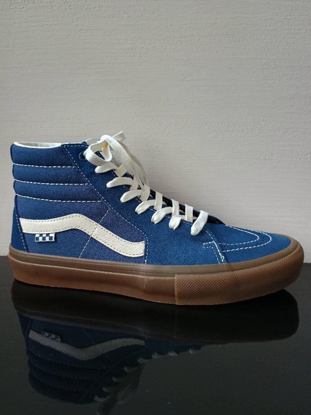 Vans Men's Skate Sk8-Hi Suede/Canvas Sneaker in Classic Looking Dark Denim/Gum